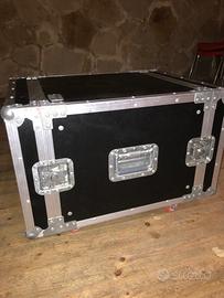 PROEL Flight case 8U e 19" con ruote