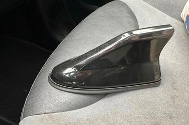 Antenna universale pinna di squalo per auto