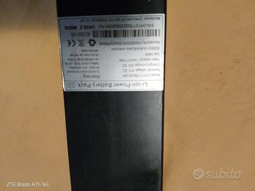 batteria al litio monopattino con caricatore