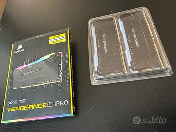 Corsair RAM RGB, 32 GB