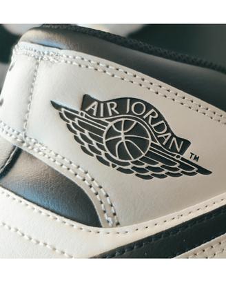 scarpe Jordan Air Jordan 1Mid White Shadow 