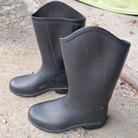 stivali 28 e frustino cavallo ippica