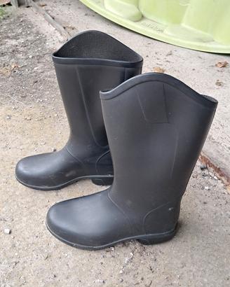 stivali 28 e frustino cavallo ippica