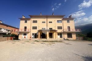 4 LOCALI A L'AQUILA