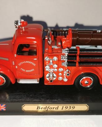 modellino mezzo dei pompieri 1/43