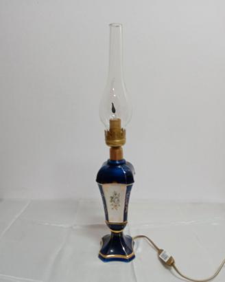 Lampada da tavolo in porcellana