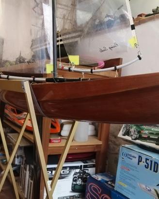 Barca a vela rc classe M