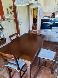 Tavolo in legno di  pino color noce