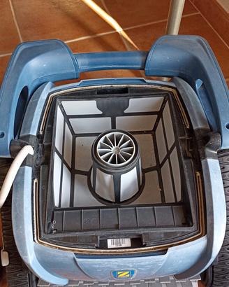 Robot piscina pulitore usato per pezzi ricambio