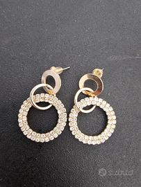 Orecchini pendenti dorati con  strass