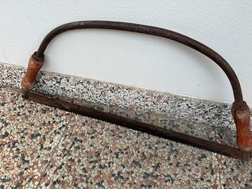 Sega manuale ad arco