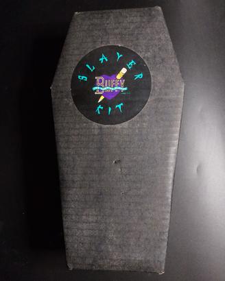 BUFFY THE VAMPIRE SLAYER COFFIN BOX KIT film 1992