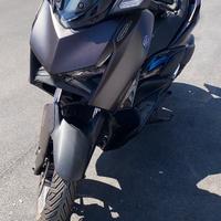 X-max 300