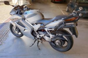 Honda VFR 800 VTEC tris bauletti tagliando possASI