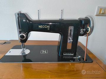 Macchina da cucire a pedale 
