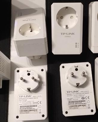 Adattatore Powerline AV200 con Presa Passante