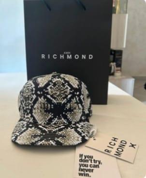 Cappello Richmond taglia L regolabile nuovo
