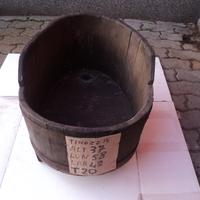 Tinozza di forma ovale per vino