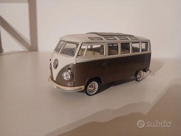 Modellino Volkswagen T2 1/24