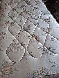 tre materassi singoli  di cui uno seminuovo