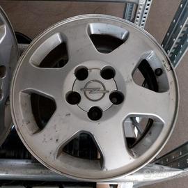 4 - CERCHI IN LEGA OPEL 6X15 4X100 ET49 CB 56,6