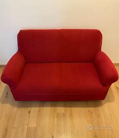 Divano 2 posti con copridivano rosso