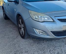 OPEL Astra J - 2011