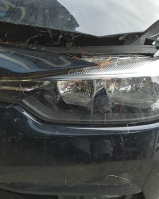Proiettore sinistro BMW 316 del 2016