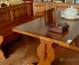 tavolo e panca angolare in legno