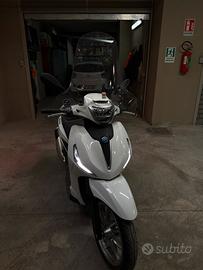 Piaggio Beverly 300 hpe 2023