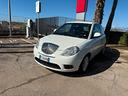 lancia-ypsilon-1-2-versus