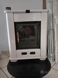 Stufa a legna in ceramica Piazzetta