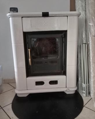 Stufa a legna in ceramica Piazzetta