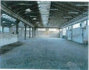 Immobile di 3240 m² con 3 locali a Cavriago
