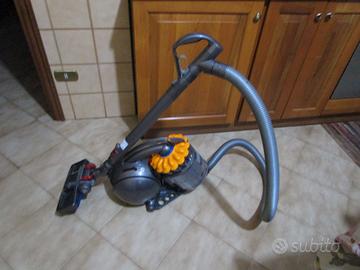 Aspirapolvere al traino DYSON