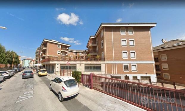 Ampio appartamento con box in Via D'Amato