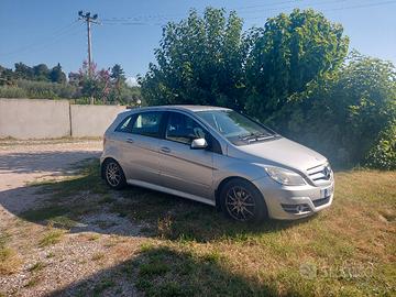 Mercedes classe B gancio traino