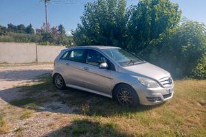 Mercedes classe B gancio traino