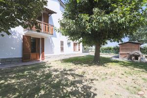 VILLA INDIPENDENTE LIBERA SU 4 LATI CON GIARDINO P
