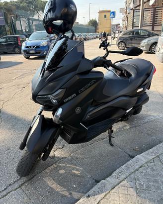 Scooter xmax 250 momodesign