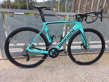 Bianchi Oltre XR4 Disc – SRAM Rival AXS – Carbonio