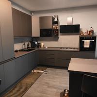 Cucina angolare con isola