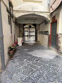 MONOLOCALE A NAPOLI