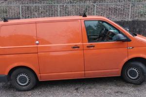 Volksvaghen transporter 2.0 TDI 140 CV lung 4,904