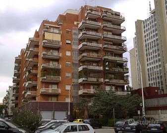 Arredato p. auto centrale ristruttutrato prestig