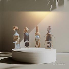 Bottiglie decorate a mano con scritta LOVE