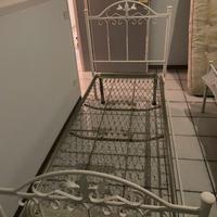 Coppia letti singoli in ferro battuto reti ortoped