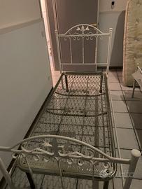Coppia letti singoli in ferro battuto reti ortoped