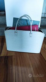 portariviste in pelle bianca