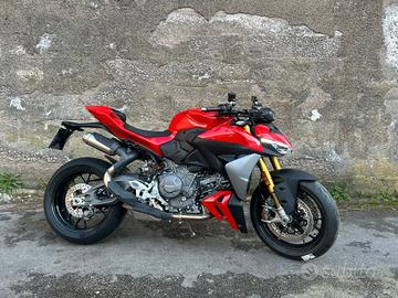 Ducati Streetfighter V2